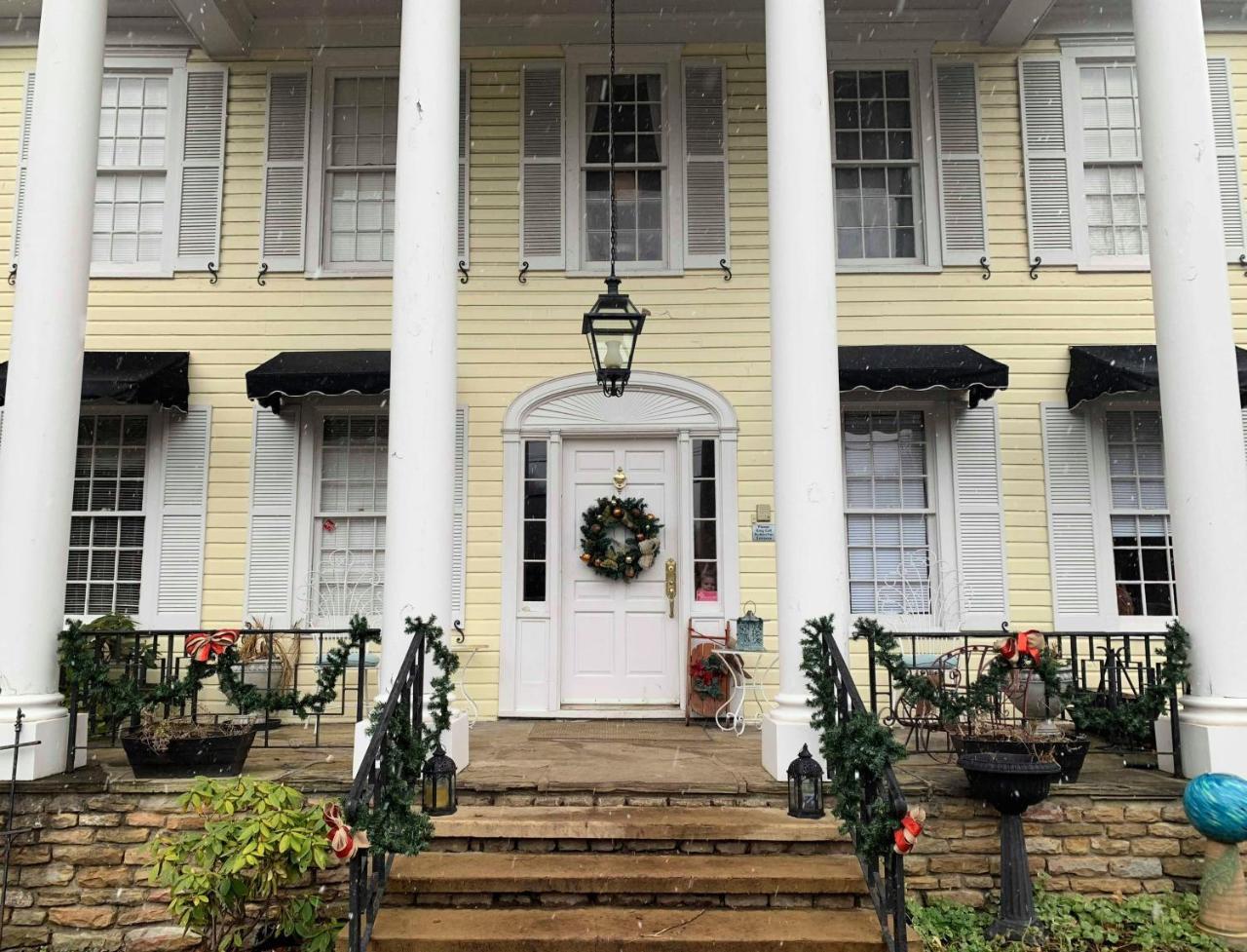 모건타운 The Lake Manor B&B 외부 사진