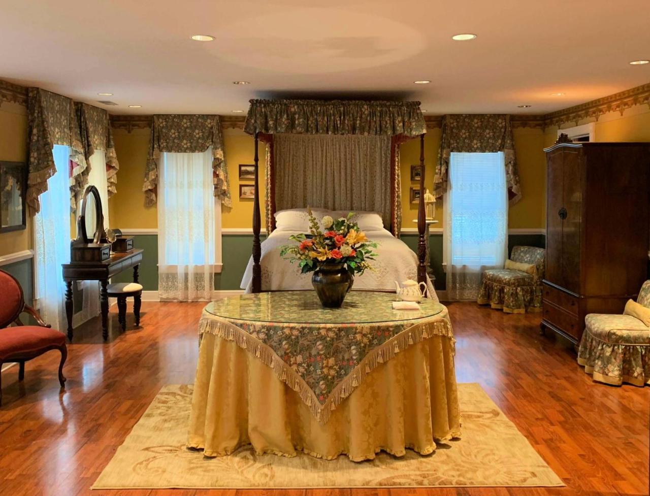 모건타운 The Lake Manor B&B 외부 사진