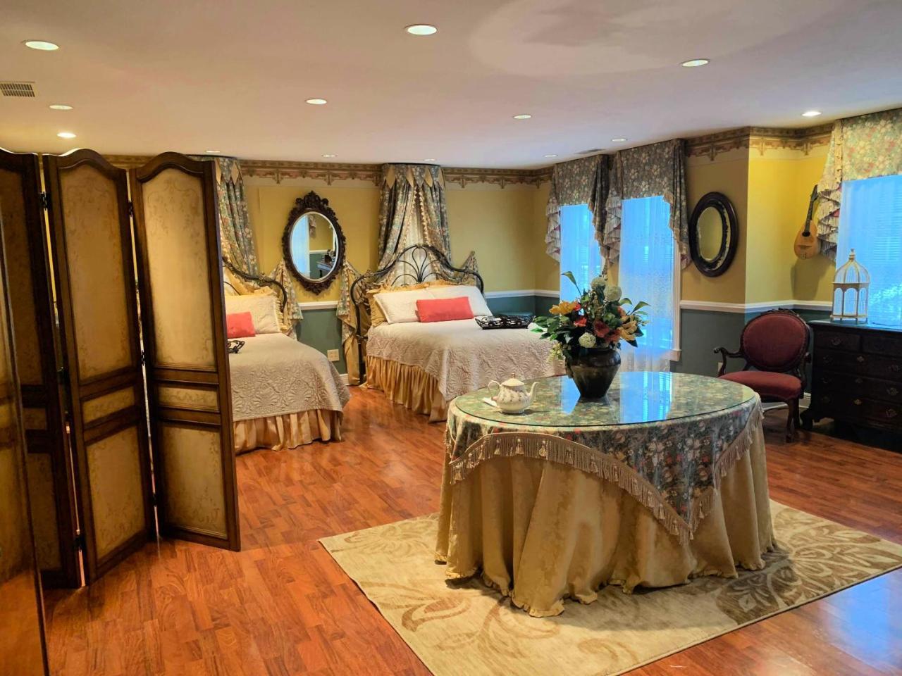 모건타운 The Lake Manor B&B 외부 사진