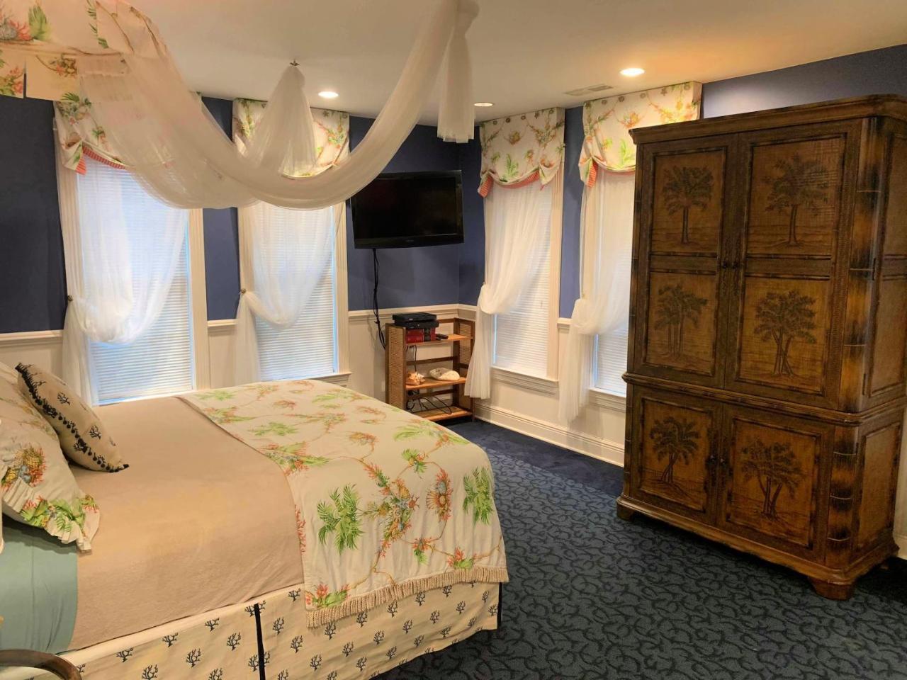 모건타운 The Lake Manor B&B 외부 사진
