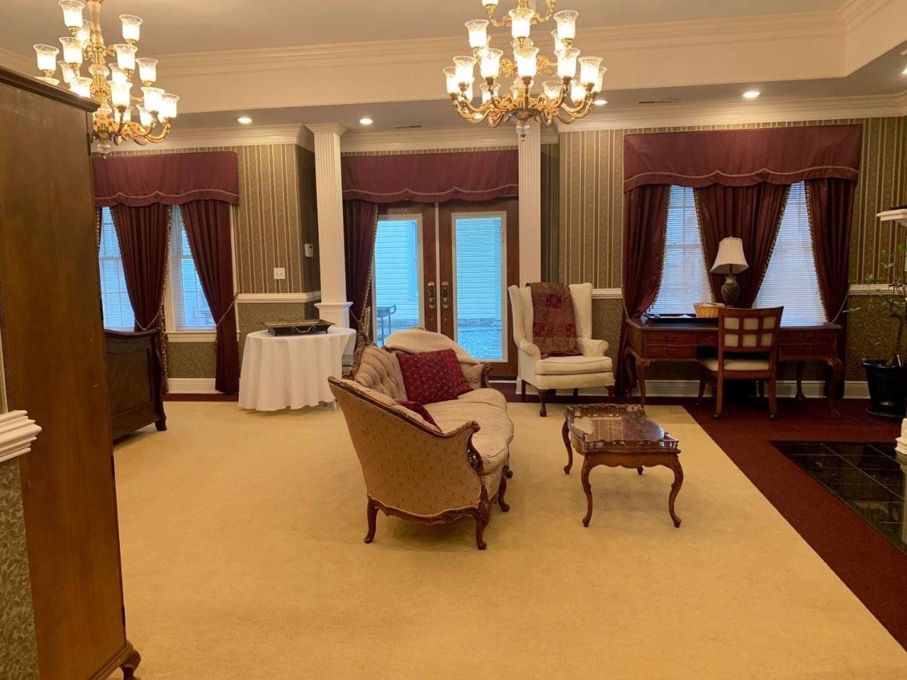 모건타운 The Lake Manor B&B 외부 사진